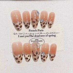 Press-on nails shimmer cheetah rhinestone